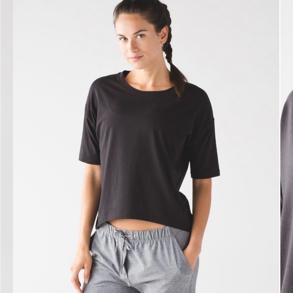 Lululemon Ambleside Crew Tee Black Relaxed Crewneck Tee - Women Size 6